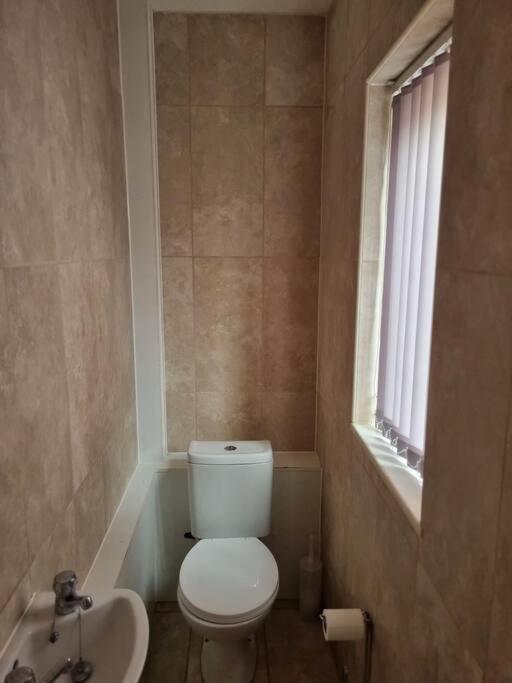5 Bedroom House - Cheshire Oaks Ellesmere Port Exterior foto